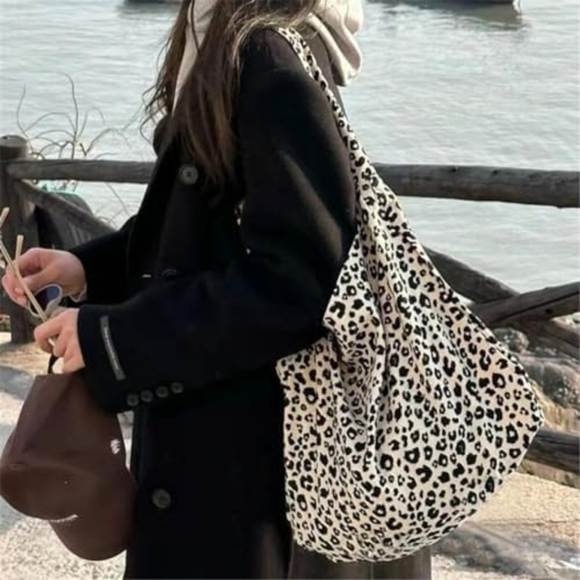 Handbags - Leopard print tote bag